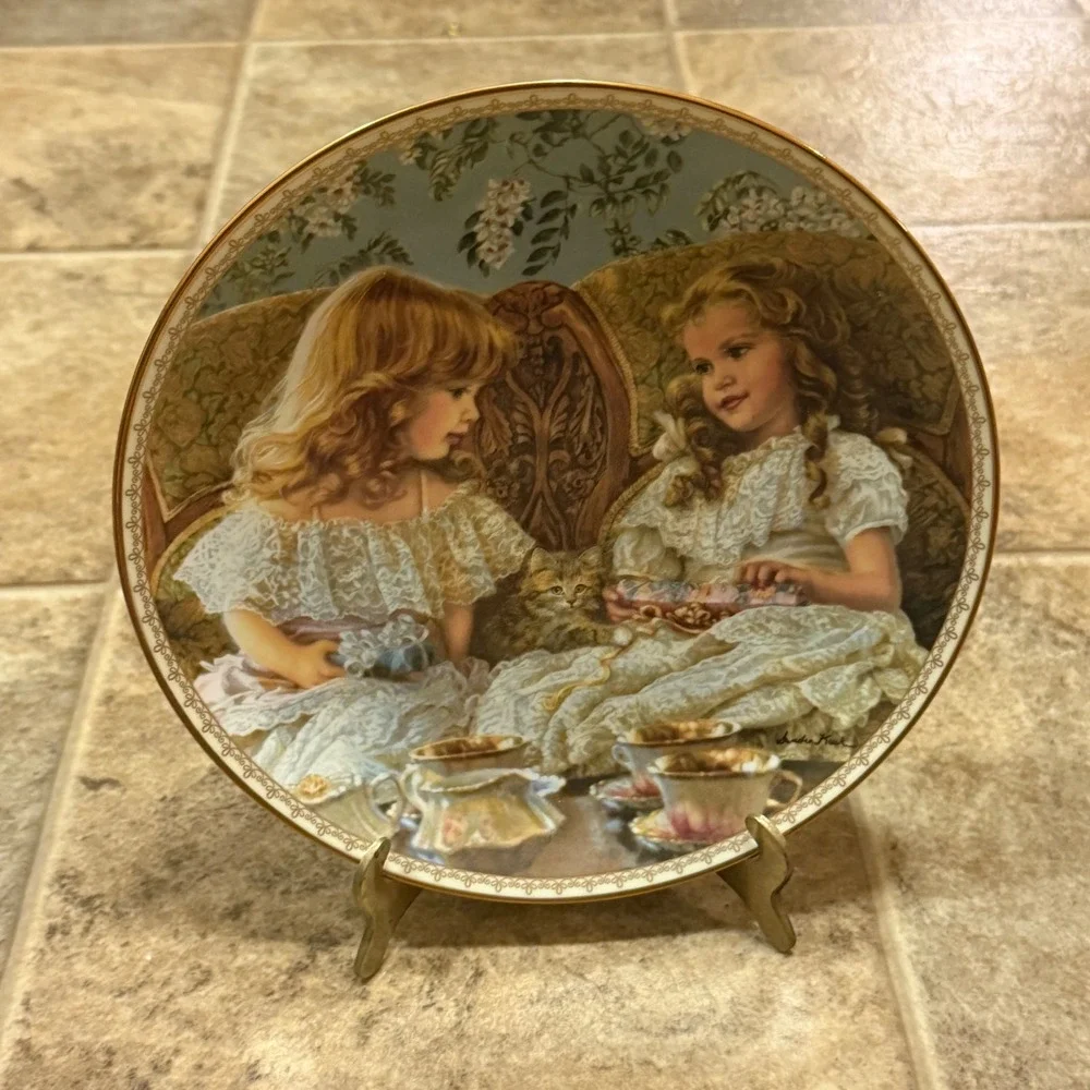 Reco Sandra Kuck Best Friends Plate Sugar and Spice 1993 Limited Edition w Stand